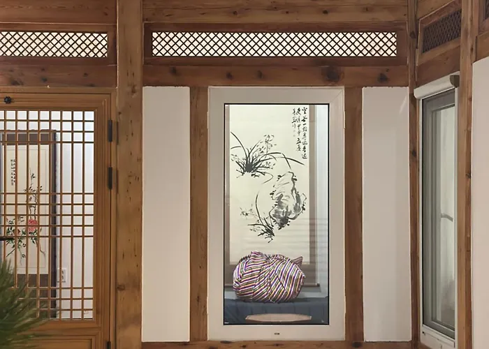 Hanok Moonee