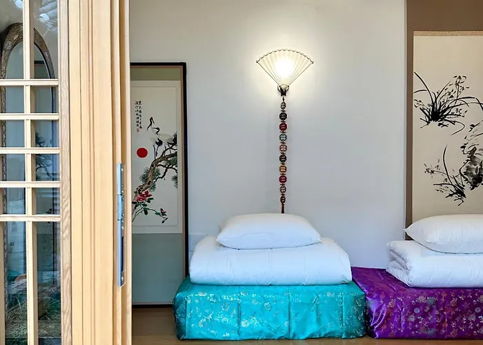 Hanok Moonee