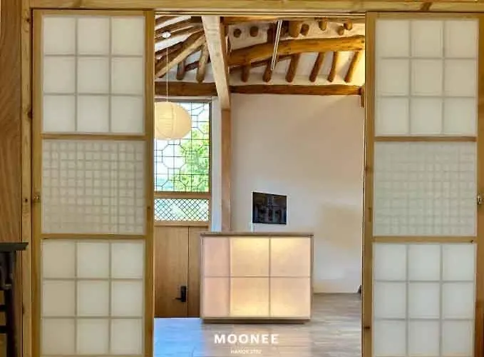 Hanok Moonee * Seoel