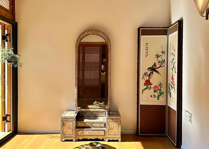 Hanok Moonee Seoel