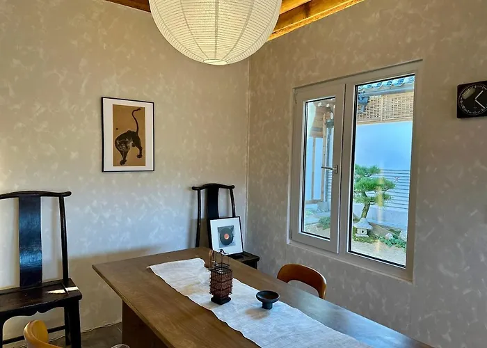 Hanok Moonee Seoel
