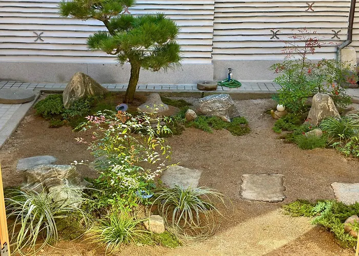 Hanok Moonee *