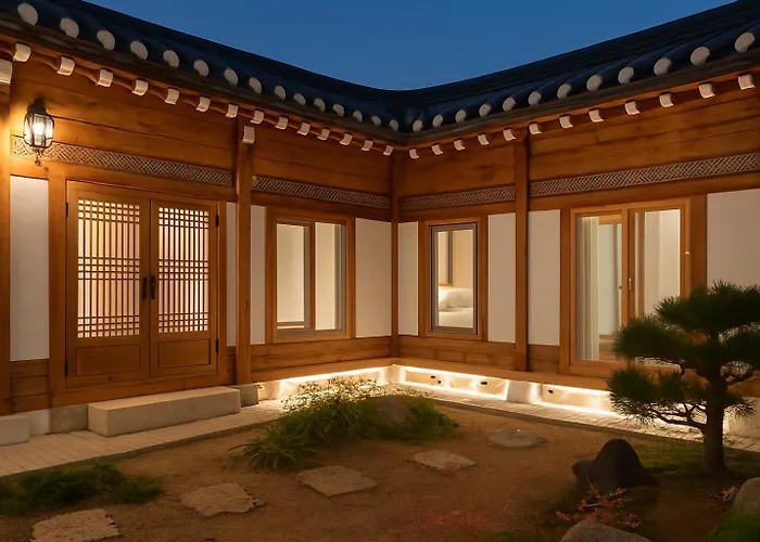 Hanok Moonee *