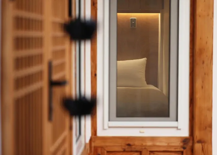Hanok Moonee