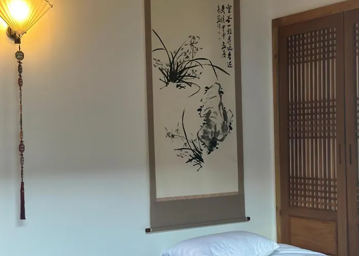 Hanok Moonee